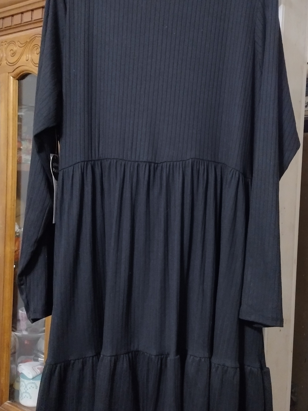 just be Black Ribbed Tiered Midi Dress
